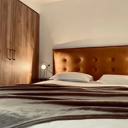 Bella Vista Hotel, & Maisons