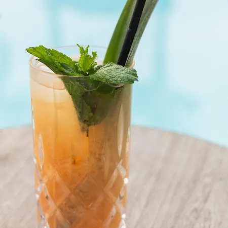 Bella Vista Hotel, & Maisons