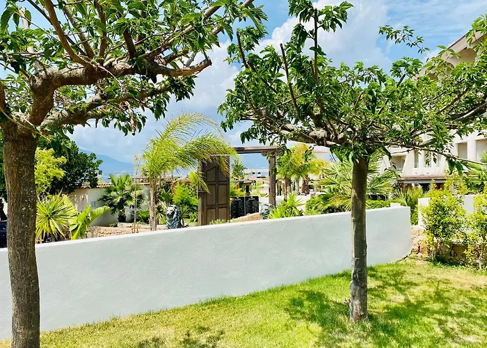 Bella Vista Hotel, & Maisons アパートホテル ポルティシオ