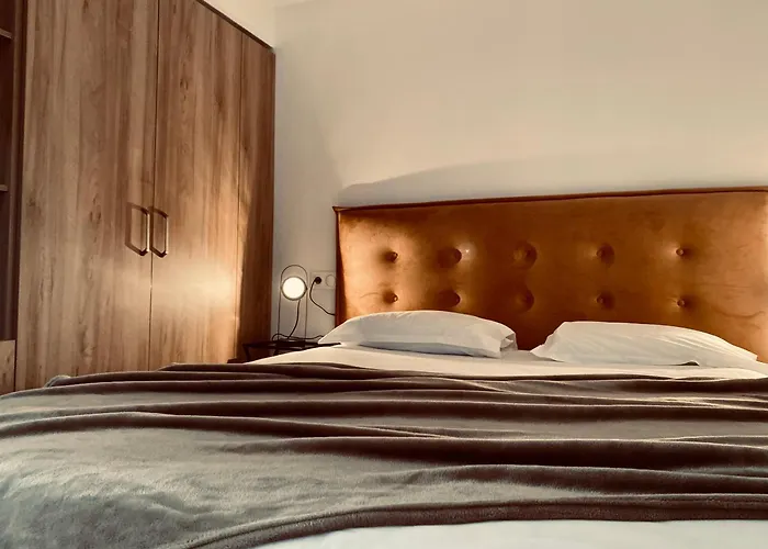 Bella Vista Hotel, & Maisons