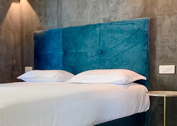 Bella Vista Hotel, & Maisons