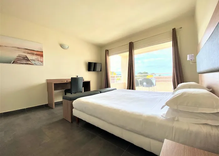 Bella Vista Hotel, & Maisons