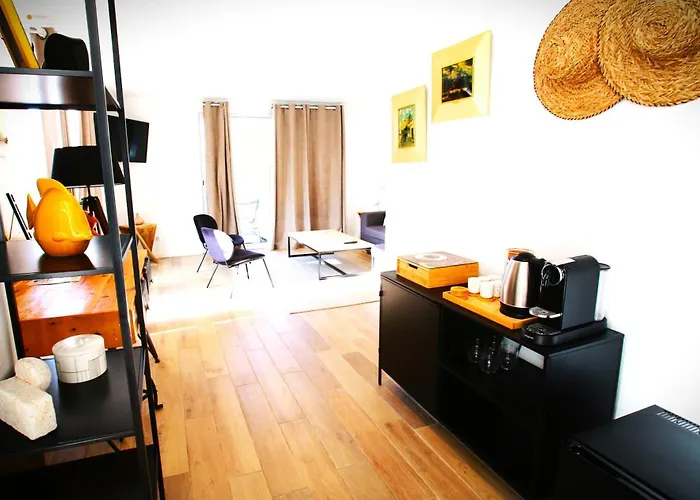 Bella Vista Hotel, & Maisons アパートホテル