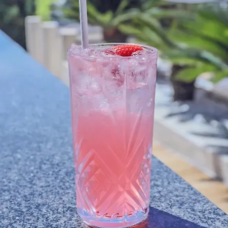 Bella Vista Hotel, & Maisons