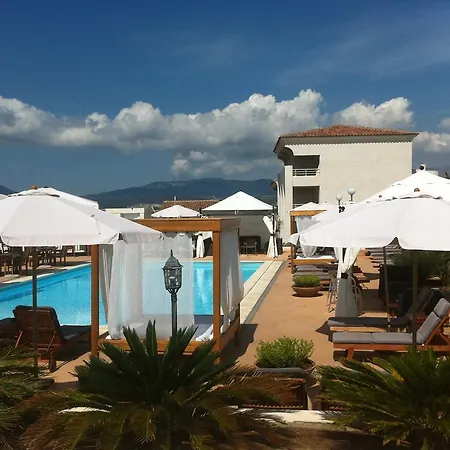 Апарт-отель Bella Vista Hotel, & Maisons 3*