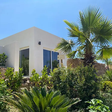 מלון דירות Bella Vista Hotel, & Maisons 3*