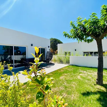 Bella Vista Hotel, & Maisons 3*