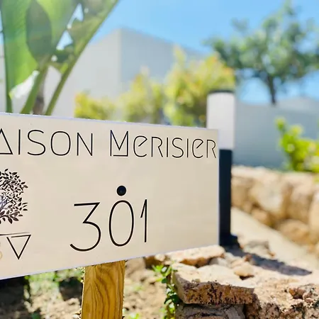 Bella Vista Hotel, & Maisons 3*