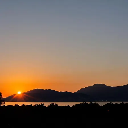 Bella Vista Hotel, & Maisons Апарт-отель