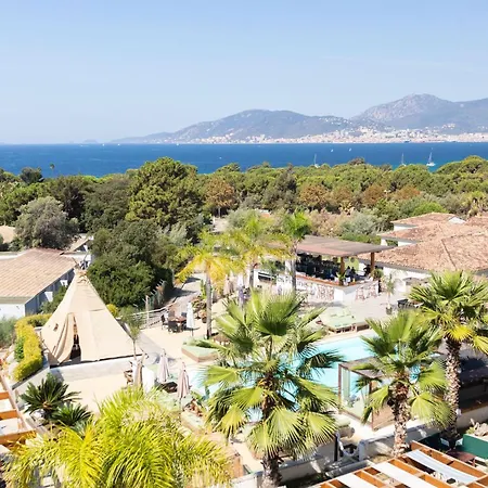Bella Vista Hotel, & Maisons 3*