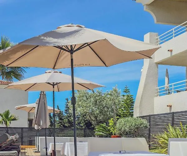 Aparthotel Bella Vista Hotel, & Maisons 3*