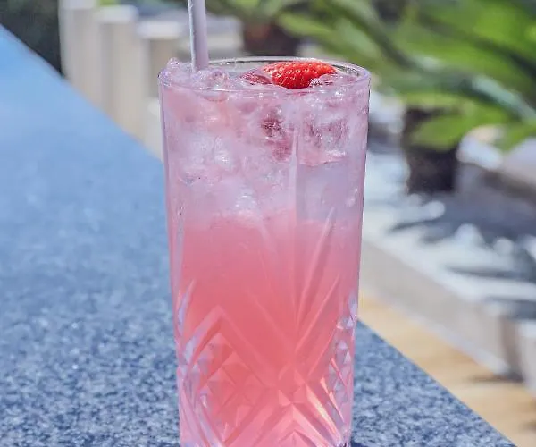 Bella Vista Hotel, & Maisons