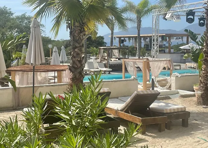 Aparthotel Bella Vista Hotel, & Maisons