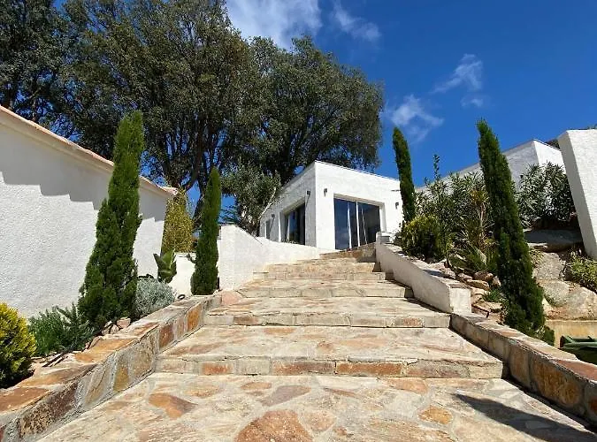 Bella Vista Hotel, & Maisons מלון דירות 3*