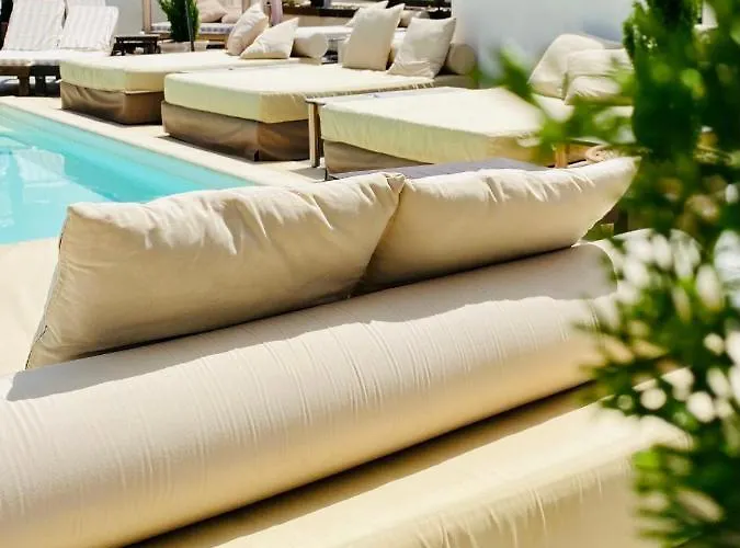 Bella Vista Hotel, & Maisons 3*