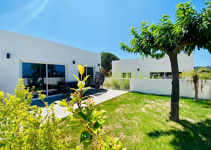 Bella Vista Hotel, & Maisons 3*