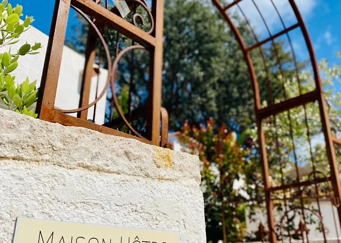 מלון דירות Bella Vista Hotel, & Maisons 3*