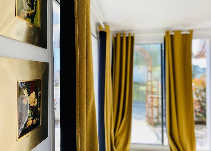 Bella Vista Hotel, & Maisons