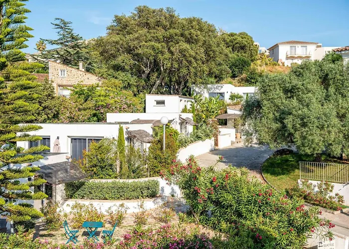 Bella Vista Hotel, & Maisons