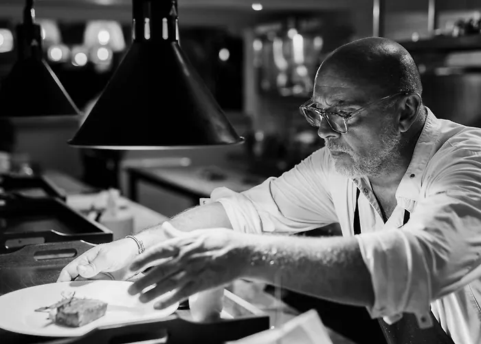 Bella Vista Hotel, & Maisons