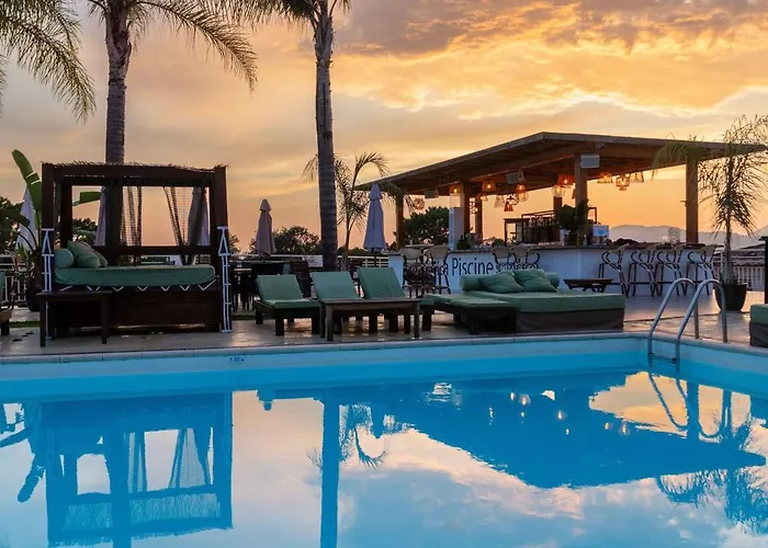 Apart-hotel Bella Vista Hotel, & Maisons 3*