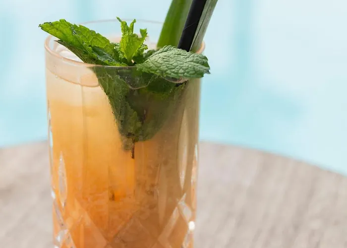 Bella Vista Hotel, & Maisons